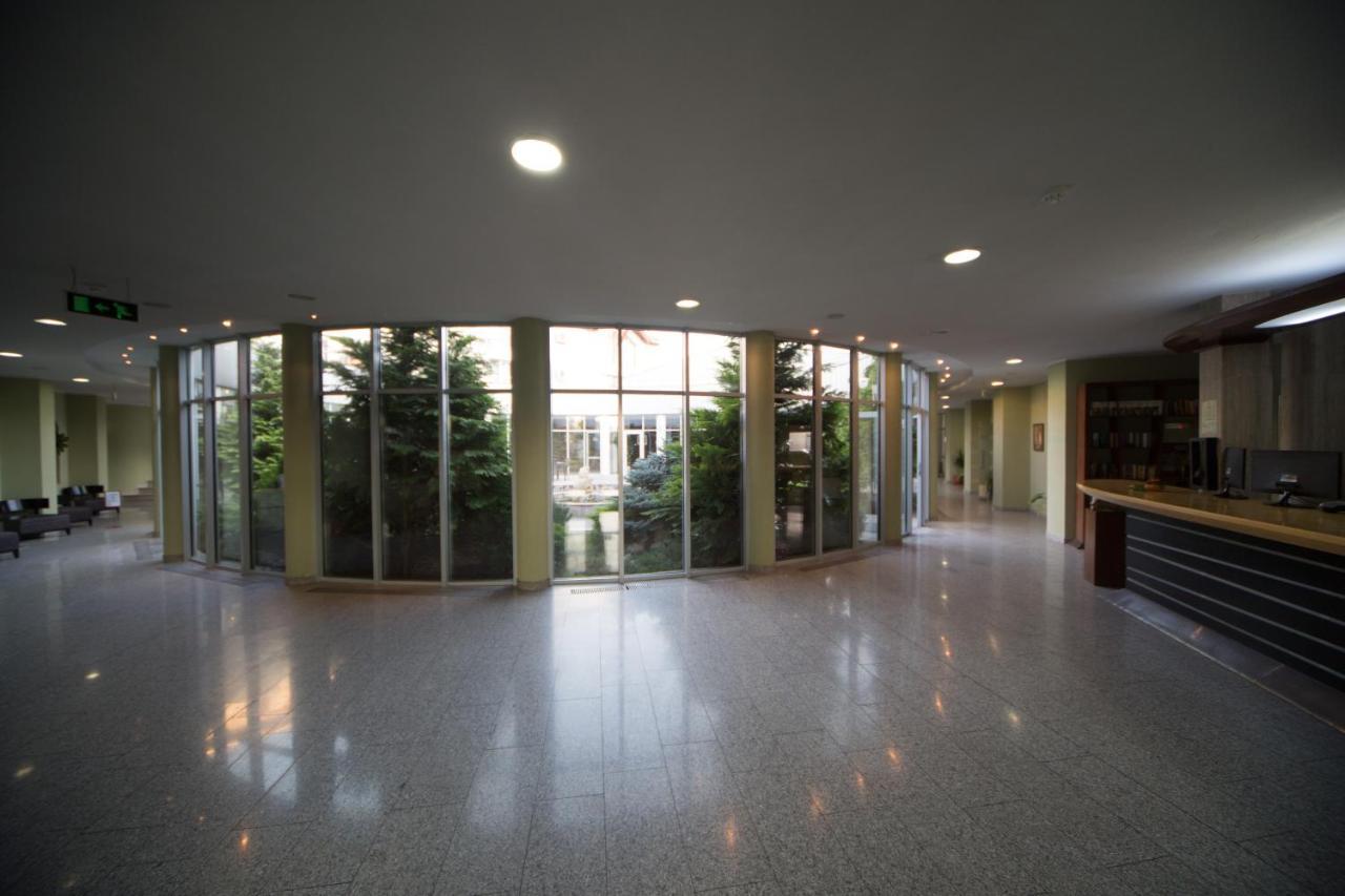 Hotel Atrium Tîrgu Secuiesc Exteriér fotografie